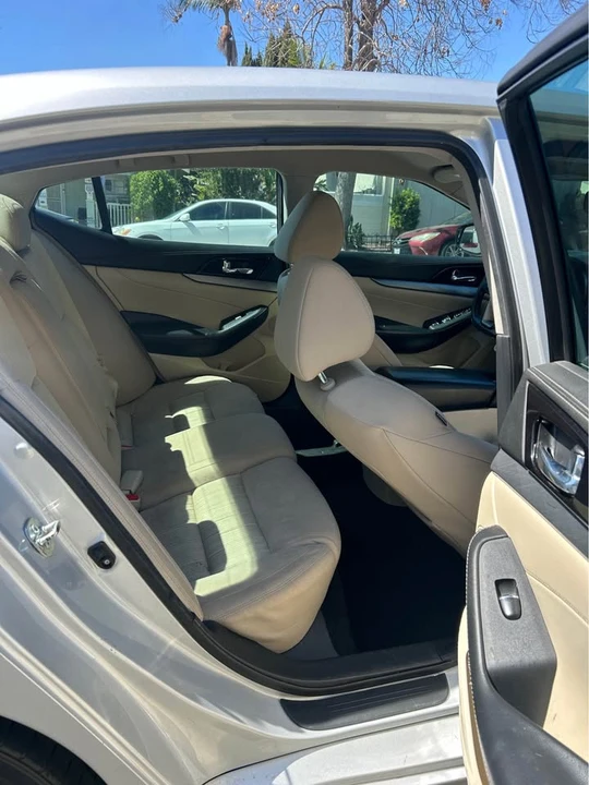 2017 Nissan Maxima 8th Gen - Image 5 of 10