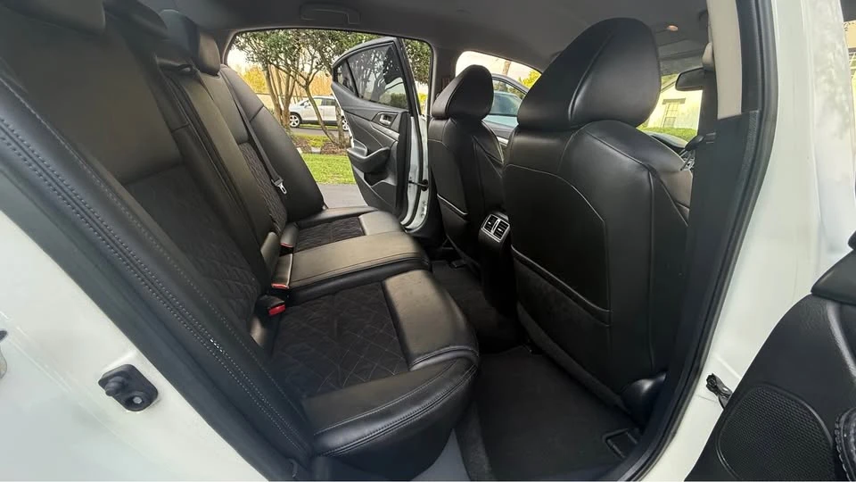 2017 Nissan Maxima 8th Gen - Image 16 of 17