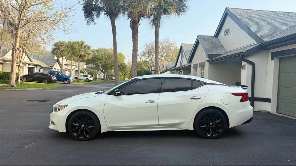 2017 Nissan Maxima 8th Gen - Image 10 of 17