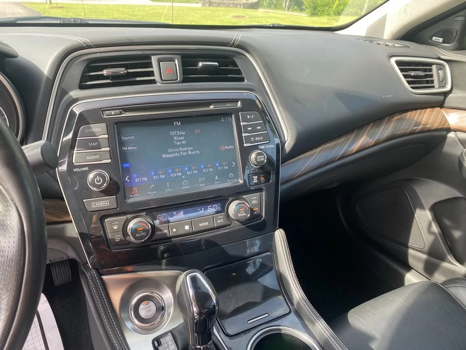 2017 Nissan Maxima 8th Gen - Image 13 of 18