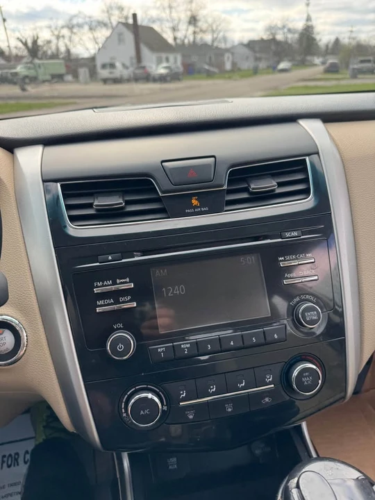 2017 Nissan Murano 3rd Gen - Image 5 of 17