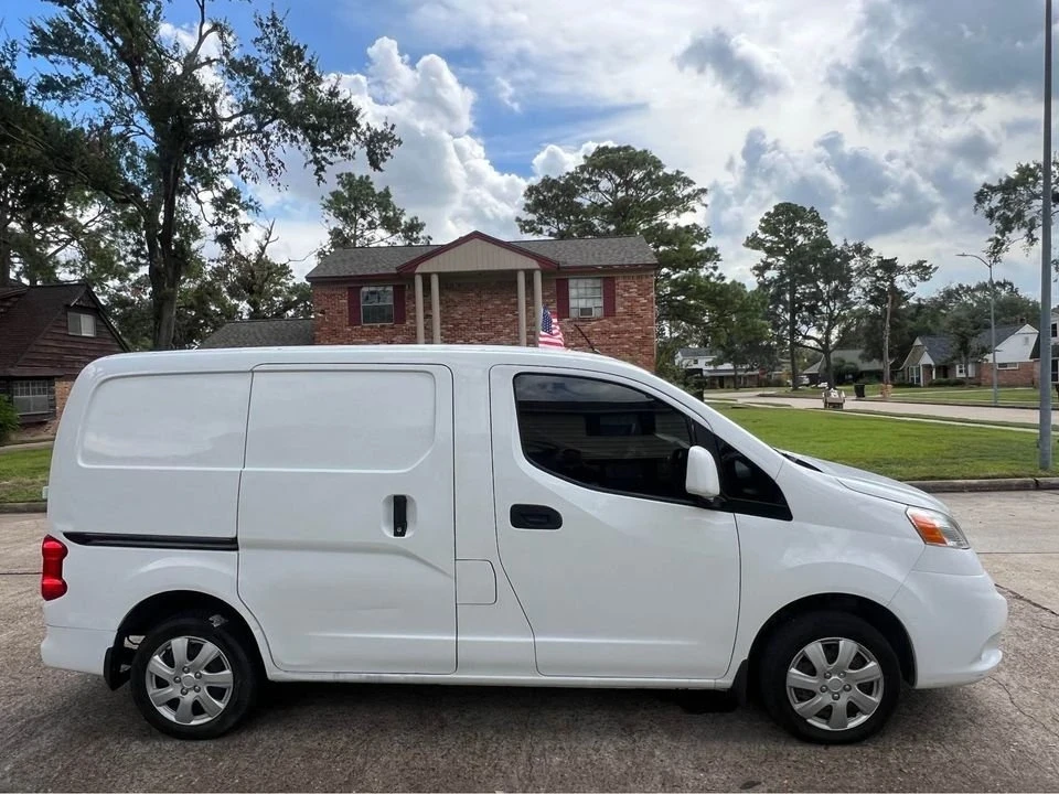 2017 Nissan NV - Image 4 of 5