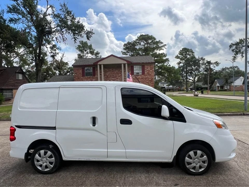 2017 Nissan NV - Image 4 of 5
