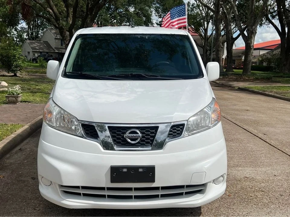 2017 Nissan NV - Image 2 of 5