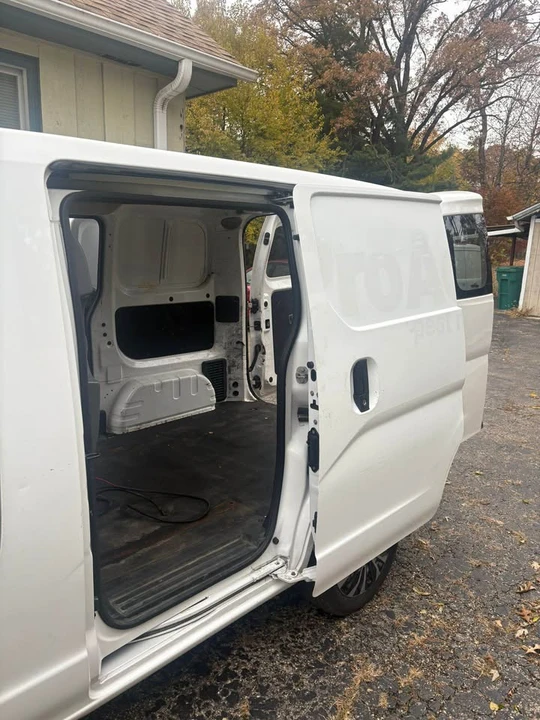 2017 Nissan NV - Image 9 of 13