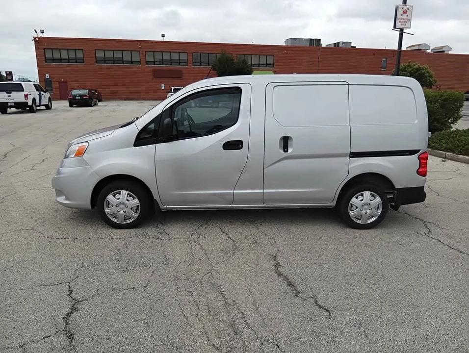 2017 Nissan NV - Image 4 of 13