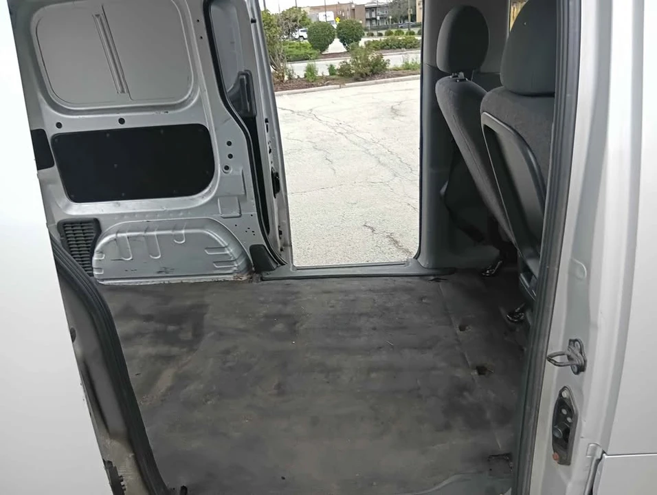 2017 Nissan NV - Image 10 of 13