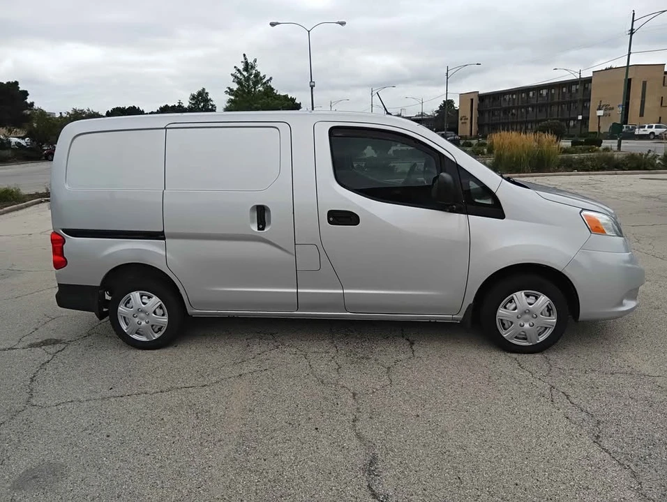 2017 Nissan NV - Image 11 of 13