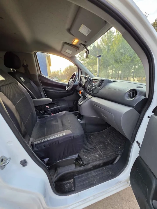 2017 Nissan NV - Image 5 of 9