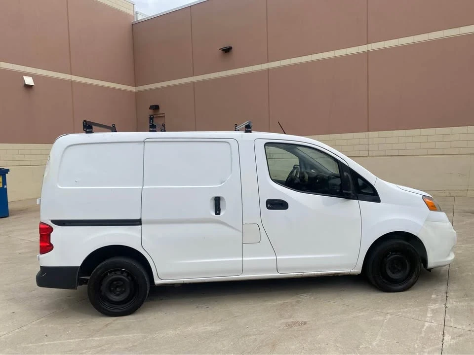 2017 Nissan NV - Image 6 of 16