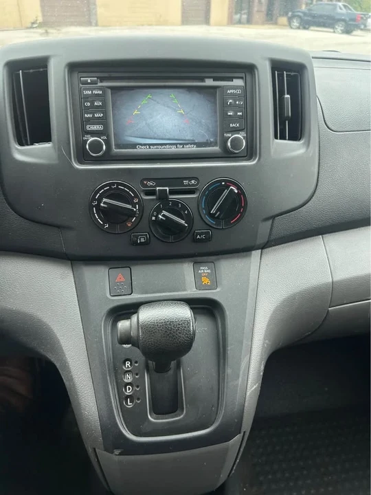 2017 Nissan NV - Image 10 of 11