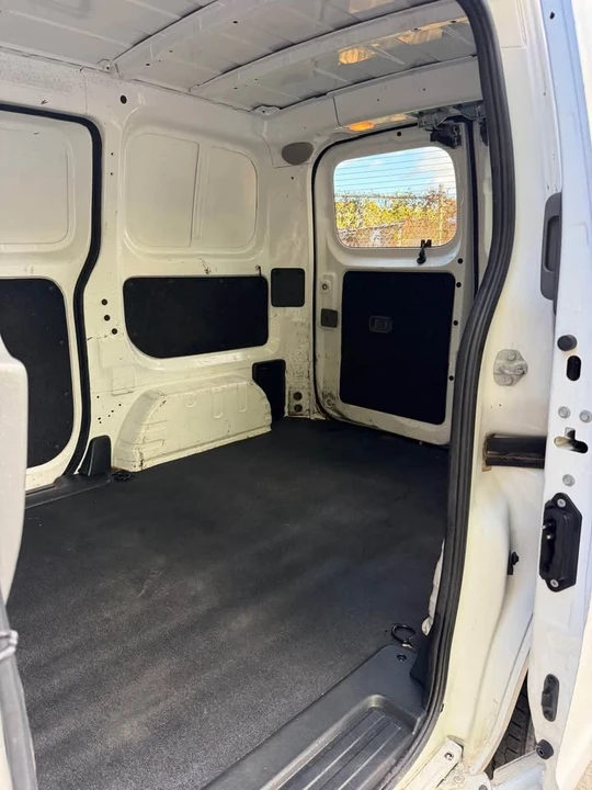 2017 Nissan NV - Image 10 of 16