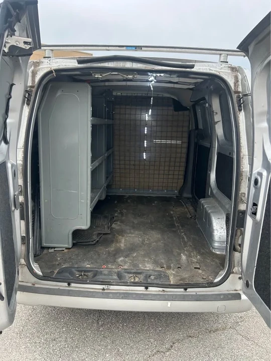 2017 Nissan NV - Image 7 of 11