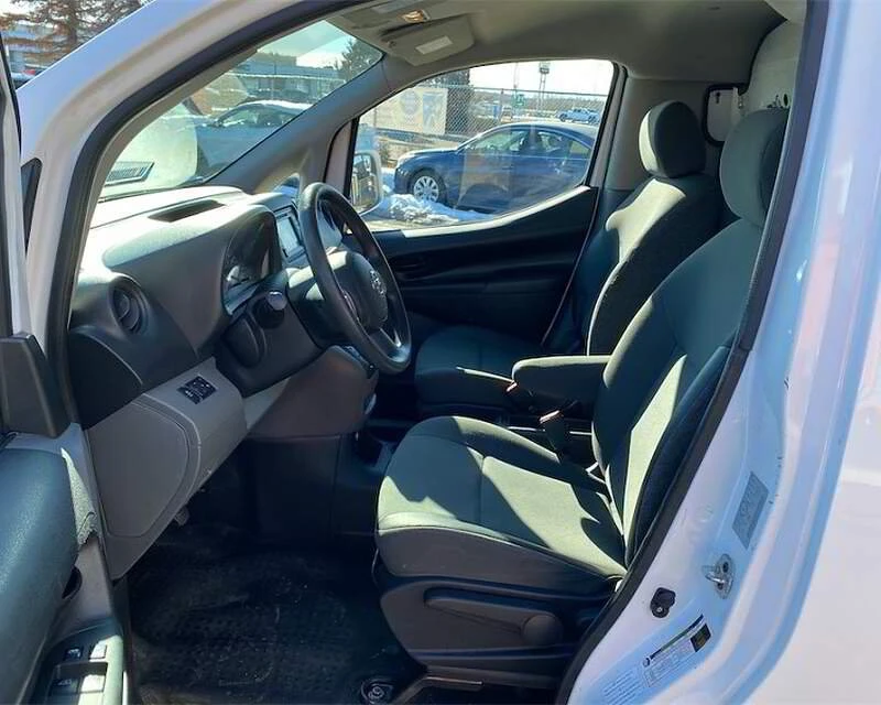 2017 Nissan NV - Image 6 of 12