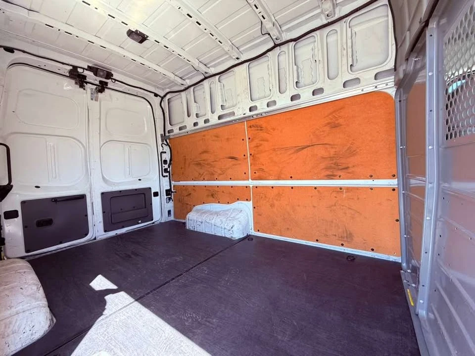 2017 Nissan NV2500 - Image 8 of 12