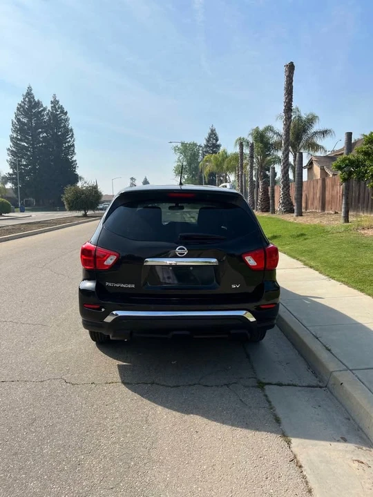 2017 Nissan Pathfinder 4th Gen - Image 4 of 6