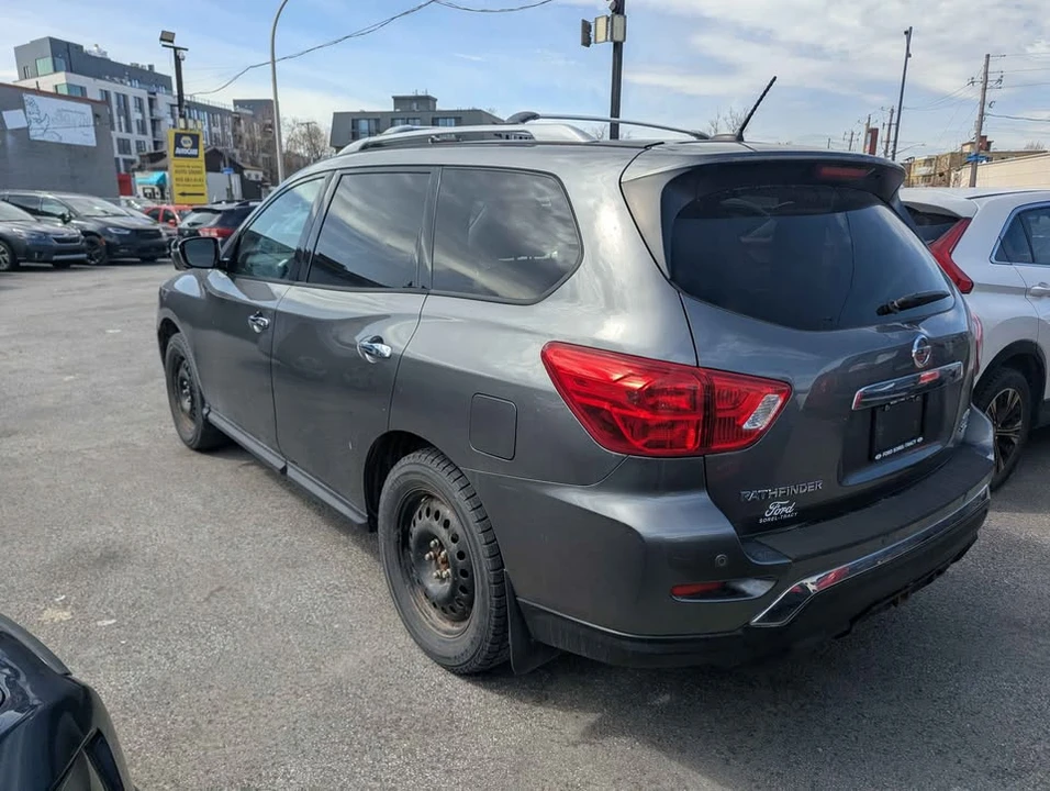 2017 Nissan Pathfinder 4th Gen - Image 18 of 19