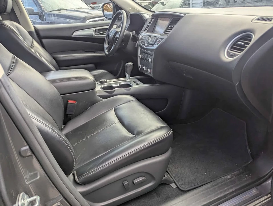 2017 Nissan Pathfinder 4th Gen - Image 9 of 19
