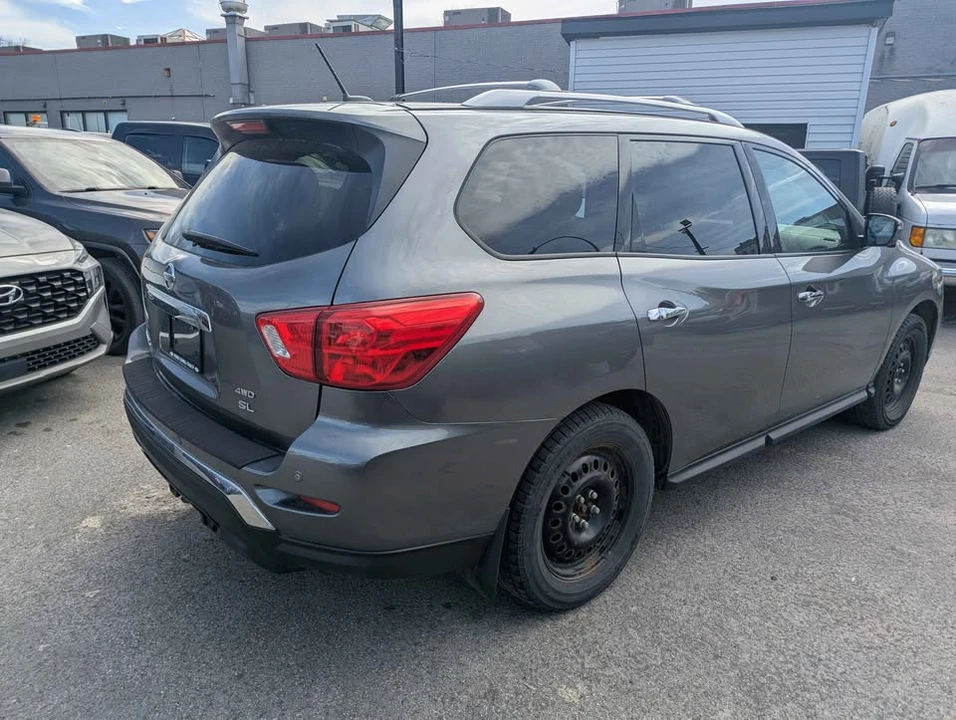 2017 Nissan Pathfinder 4th Gen - Image 4 of 19