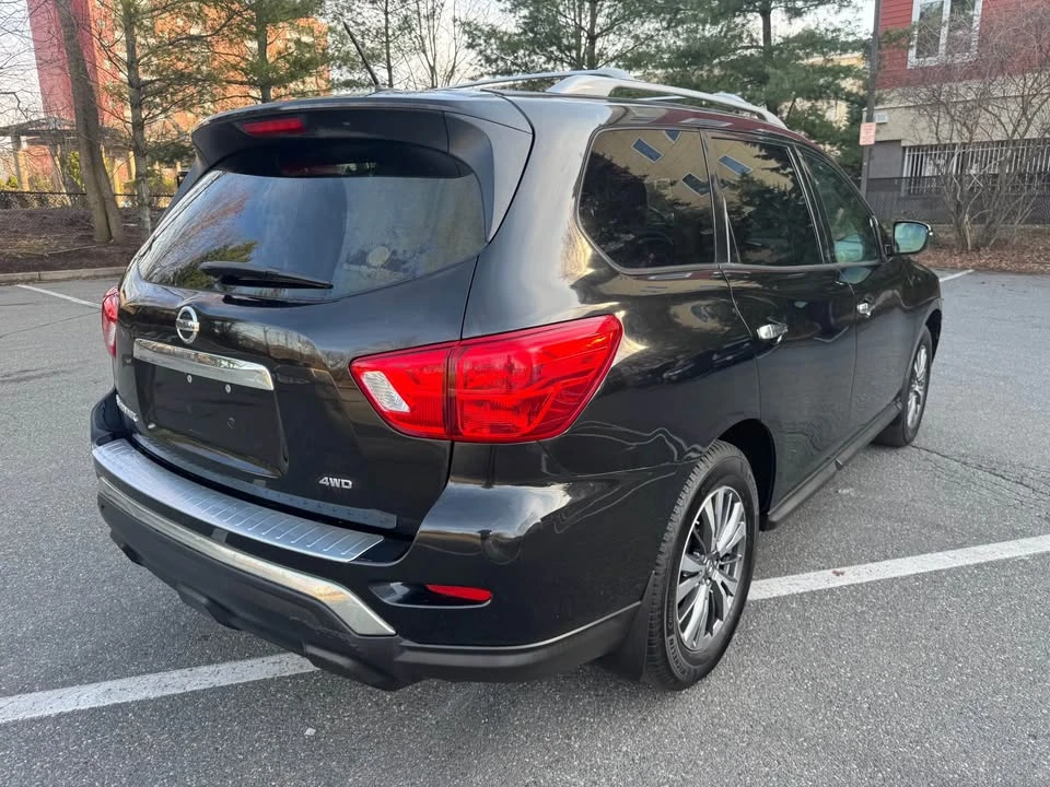 2017 Nissan Pathfinder 4th Gen - Image 8 of 20