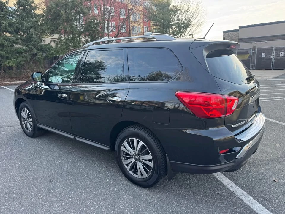 2017 Nissan Pathfinder 4th Gen - Image 4 of 20