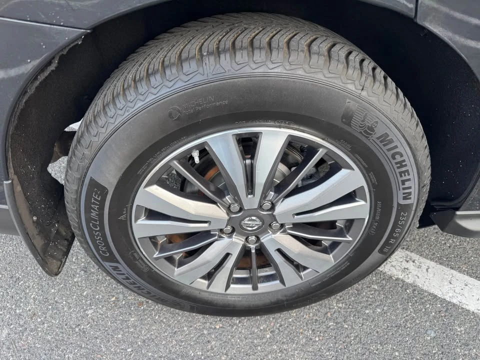 2017 Nissan Pathfinder 4th Gen - Image 9 of 20
