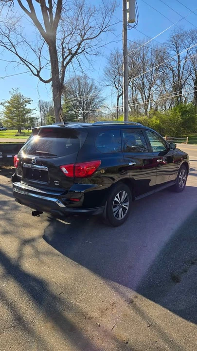 2017 Nissan Pathfinder 4th Gen - Image 4 of 9