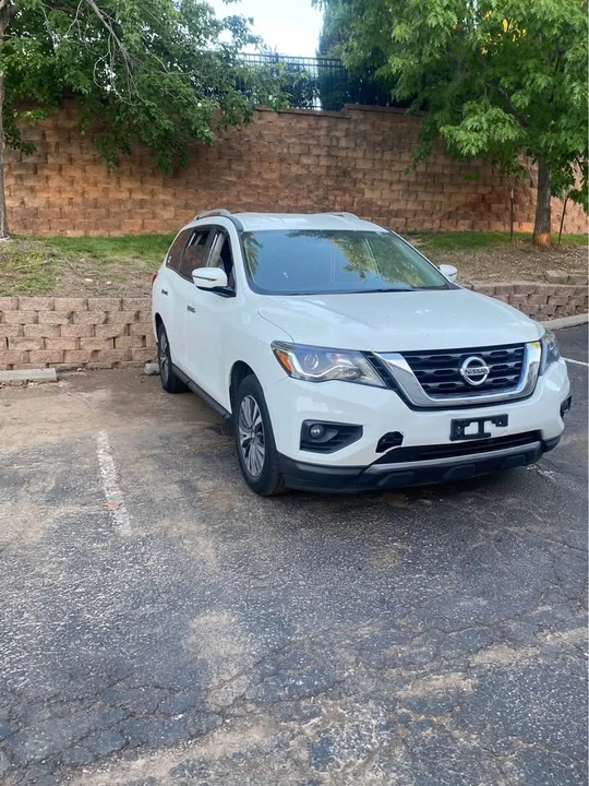 2017 Nissan Pathfinder 4th Gen - Image 3 of 5