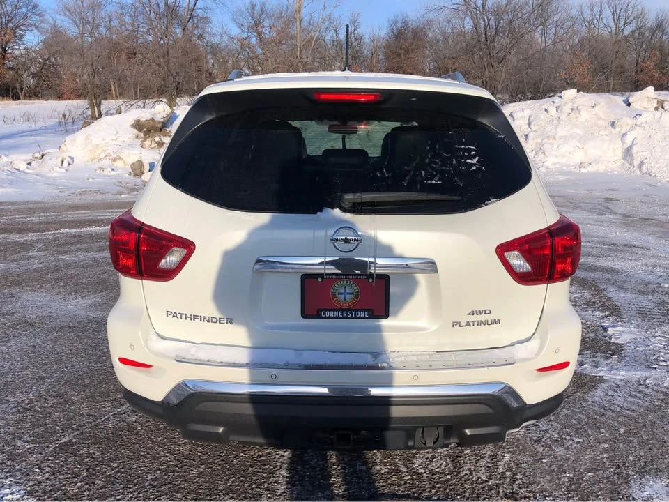 2017 Nissan Pathfinder 4th Gen - Image 5 of 18