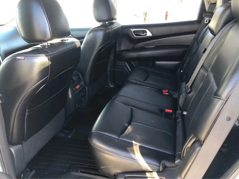 2017 Nissan Pathfinder 4th Gen - Image 15 of 18