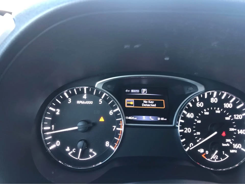 2017 Nissan Pathfinder 4th Gen - Image 9 of 18