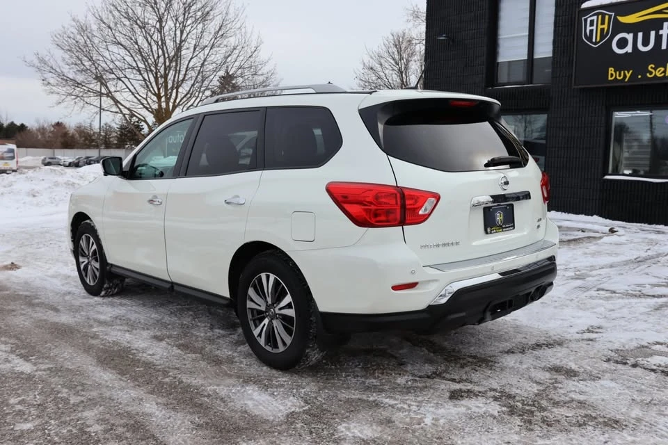 2017 Nissan Pathfinder 4th Gen - Image 4 of 20