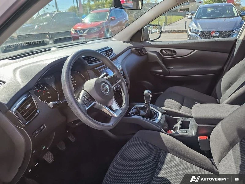 2017 Nissan Rogue - Image 8 of 20