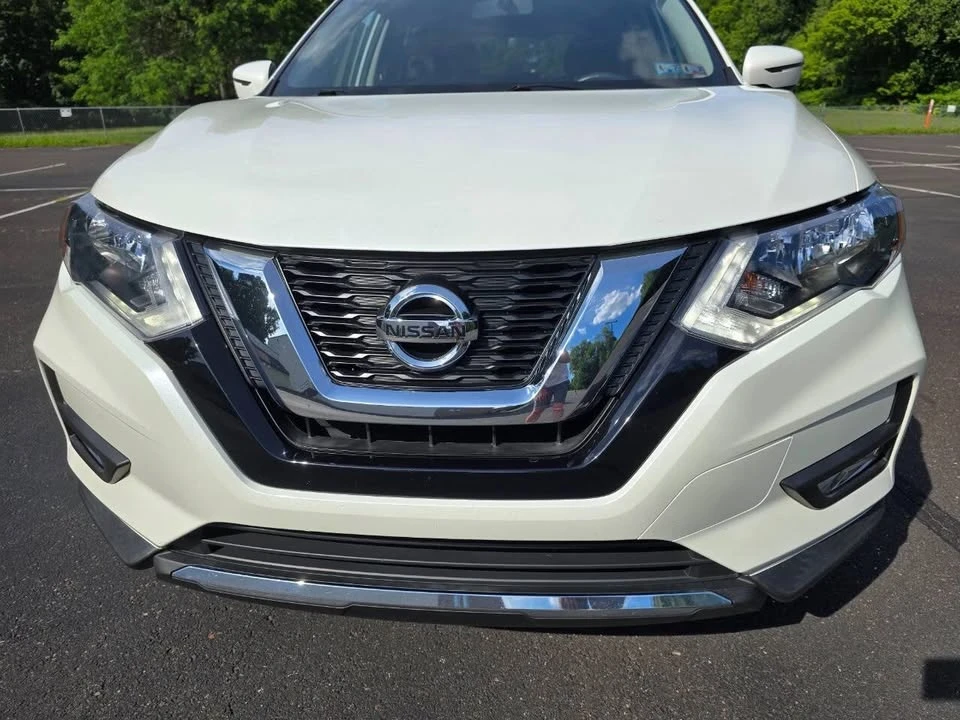 2017 Nissan Rogue - Image 12 of 18