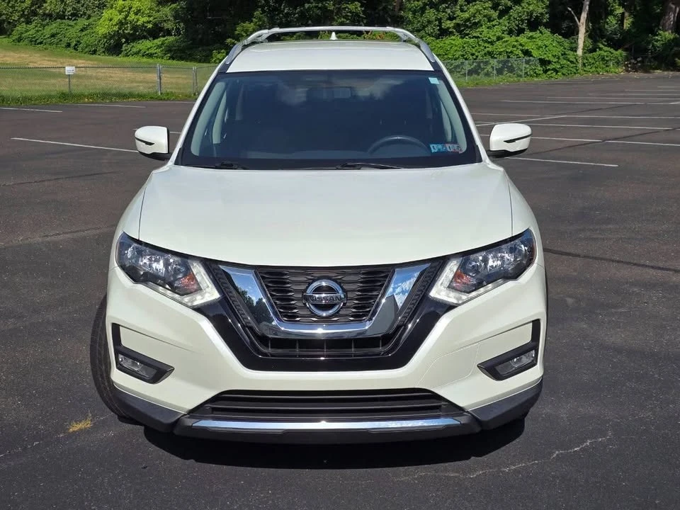 2017 Nissan Rogue - Image 2 of 18