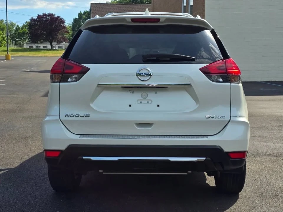 2017 Nissan Rogue - Image 6 of 18