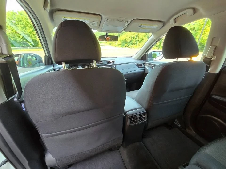 2017 Nissan Rogue - Image 16 of 18