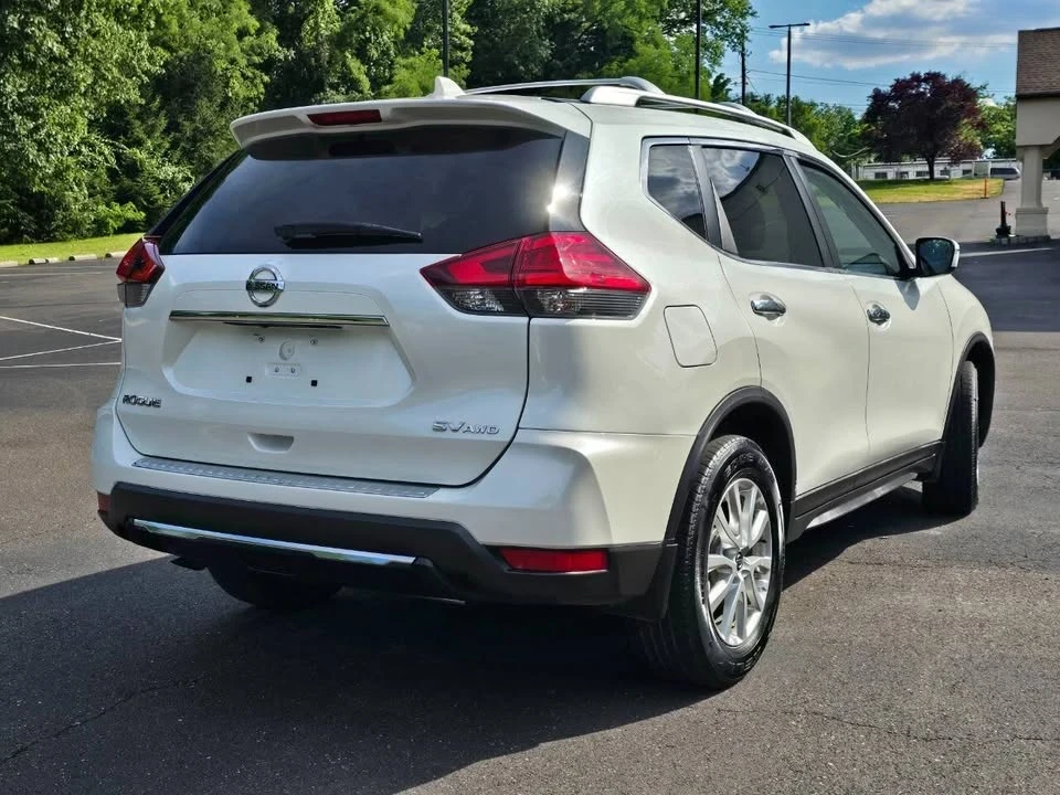 2017 Nissan Rogue - Image 7 of 18