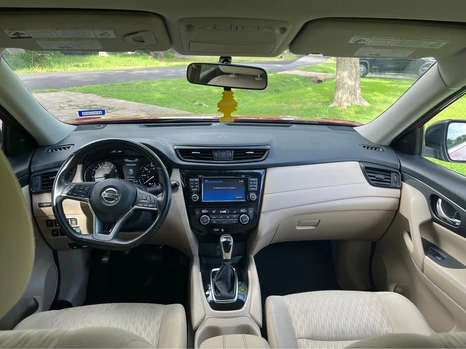 2017 Nissan Rogue - Image 12 of 19