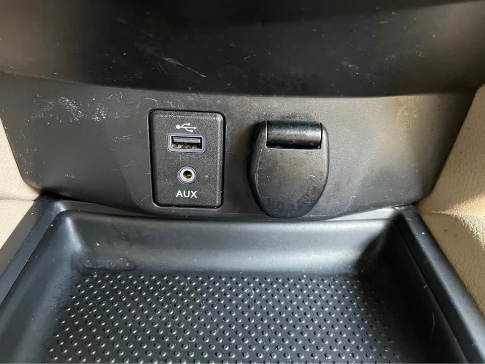2017 Nissan Rogue - Image 18 of 19