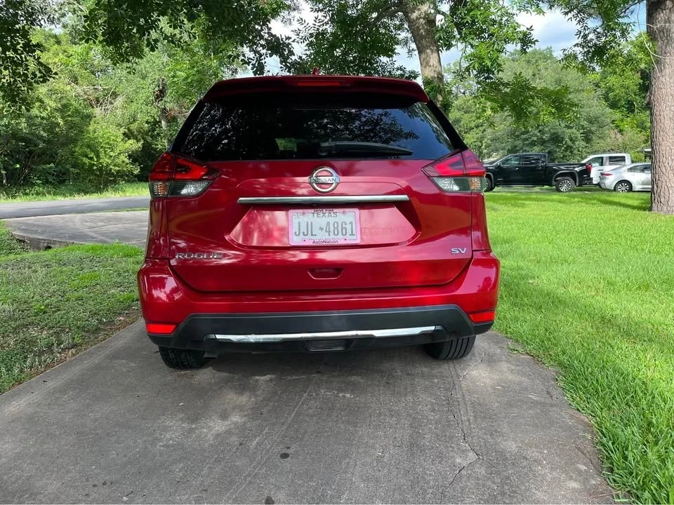2017 Nissan Rogue - Image 6 of 19
