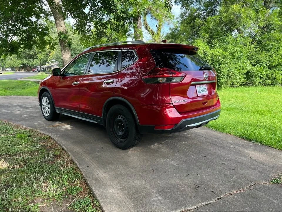2017 Nissan Rogue - Image 5 of 19