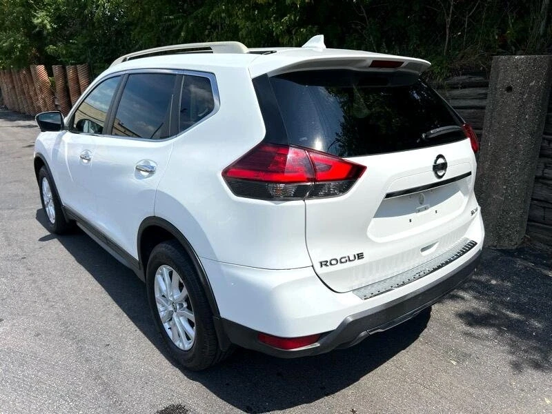 2017 Nissan Rogue - Image 7 of 19