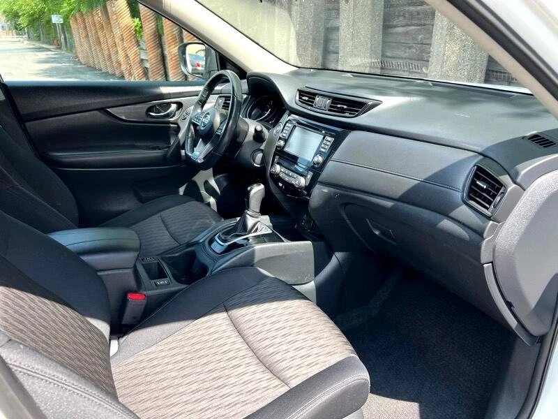 2017 Nissan Rogue - Image 19 of 19