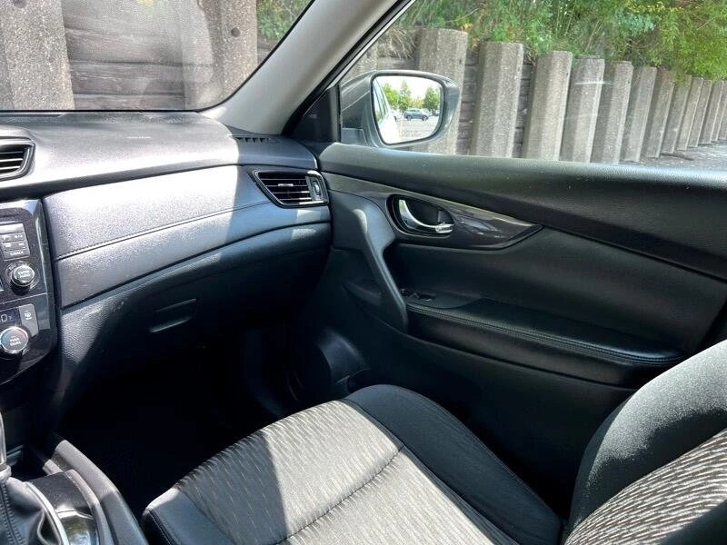 2017 Nissan Rogue - Image 13 of 19
