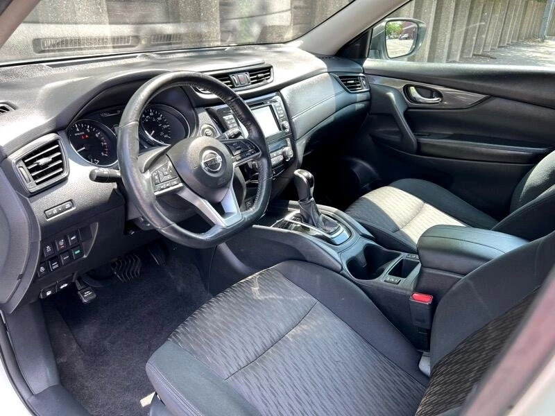 2017 Nissan Rogue - Image 14 of 19