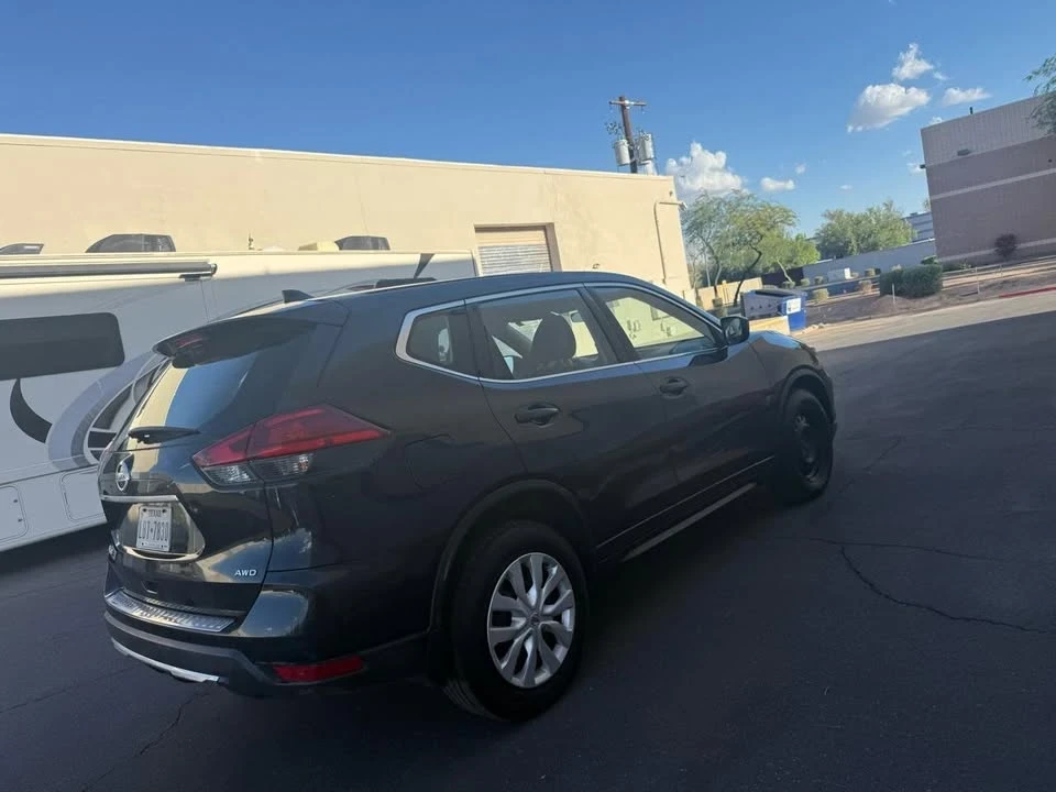 2017 Nissan Rogue - Image 3 of 5
