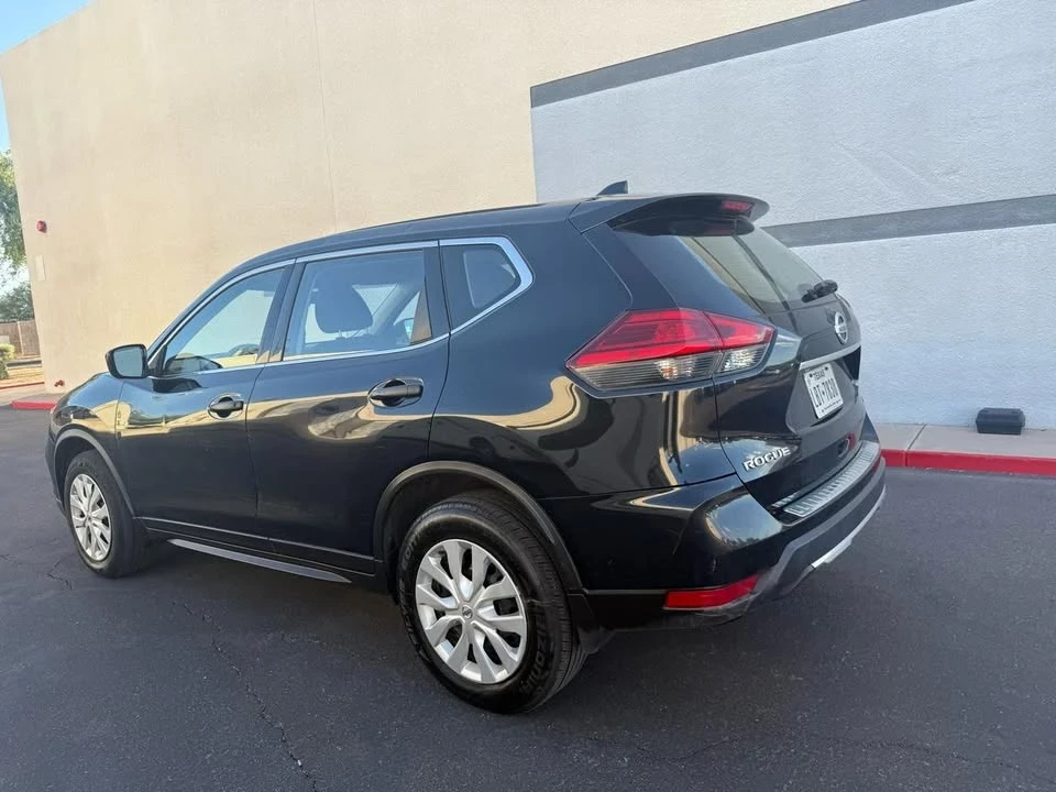 2017 Nissan Rogue - Image 4 of 5