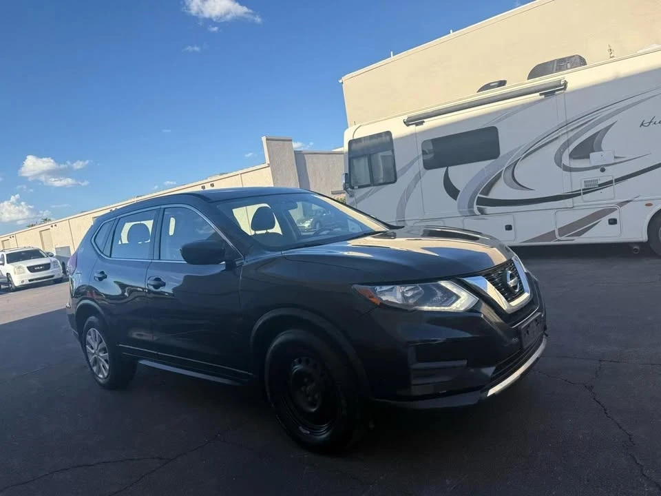 2017 Nissan Rogue - Image 2 of 5