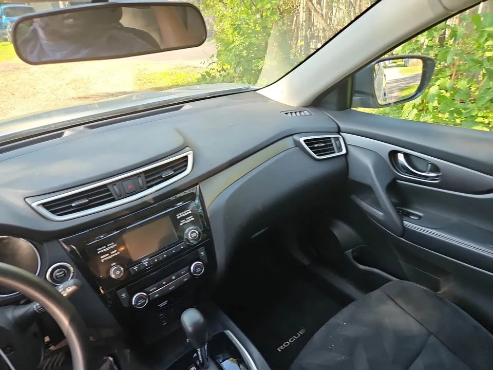 2017 Nissan Rogue - Image 15 of 15